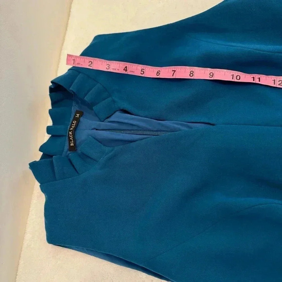 BLACK HALO
V-Neck Knee-Length Dress size 12 - Picture 11 of 13